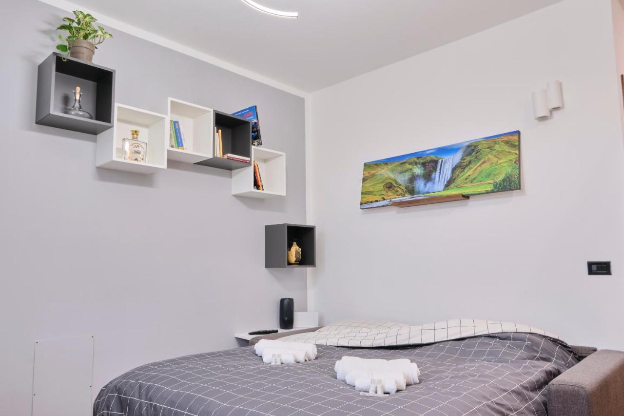 10' From Malpensa Casa Moderna, Netflix & Wi-Fi Appartement Casorate Sempione Buitenkant foto