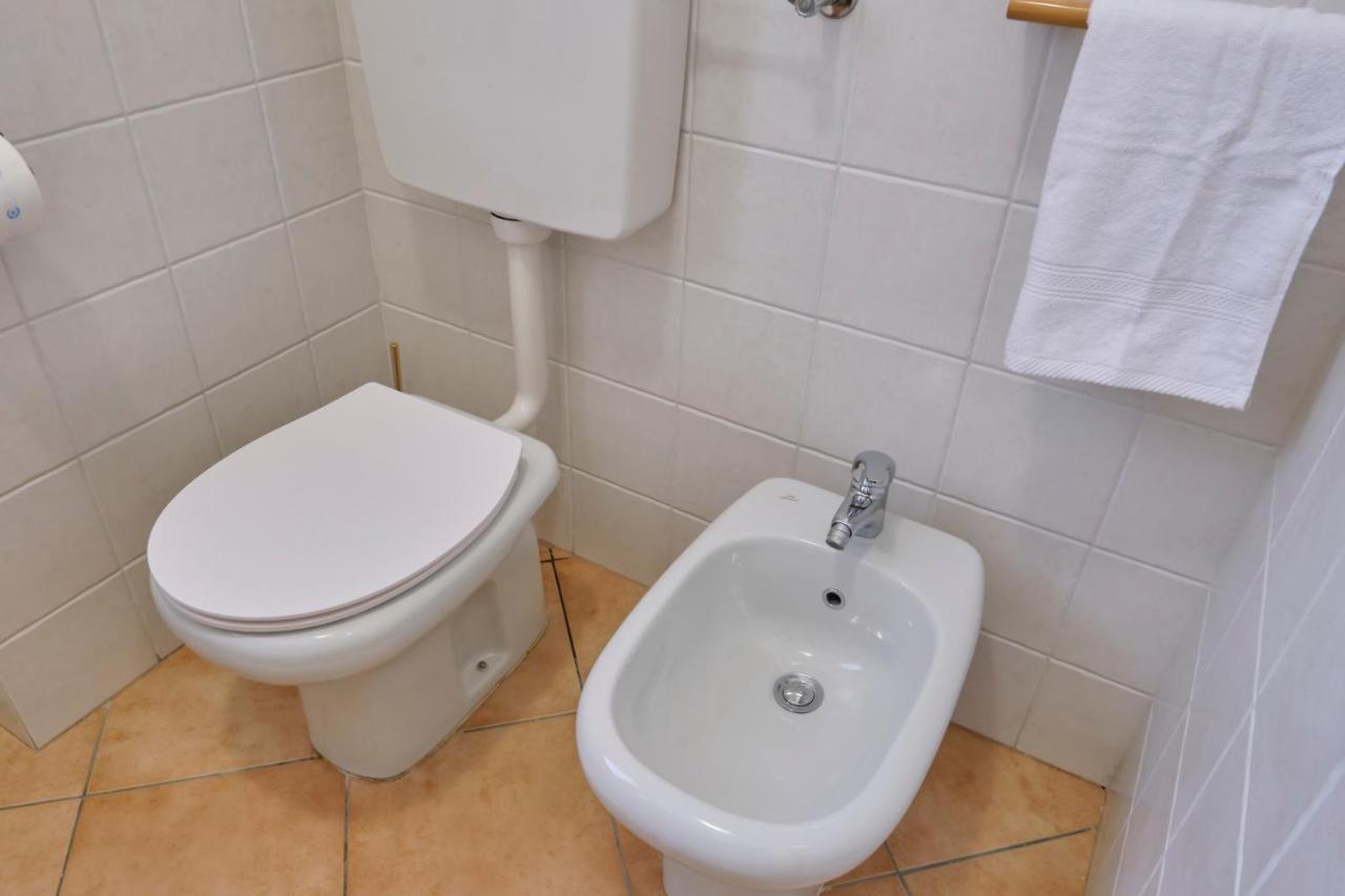 10' From Malpensa Casa Moderna, Netflix & Wi-Fi Appartement Casorate Sempione Buitenkant foto